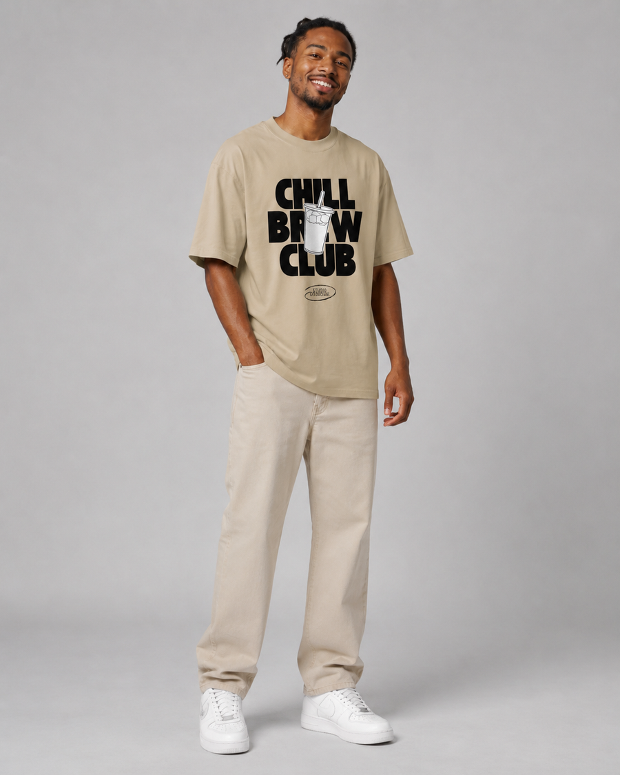 T-shirt Oversized sbiadita Celovisual x AS Colour | Design Chill, Brew, Club